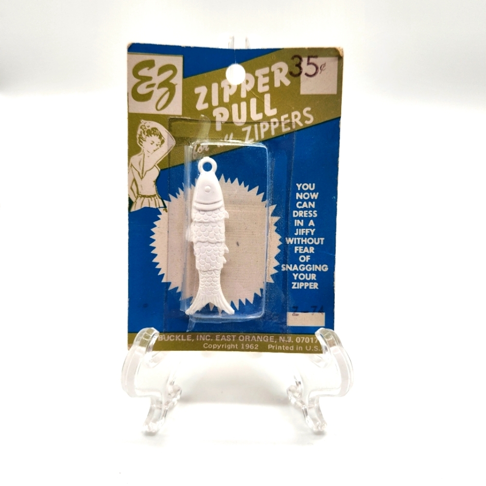 Vintage New Old Stock 1962 Fish EZ Zipper Pull New In Package, Package Damaged